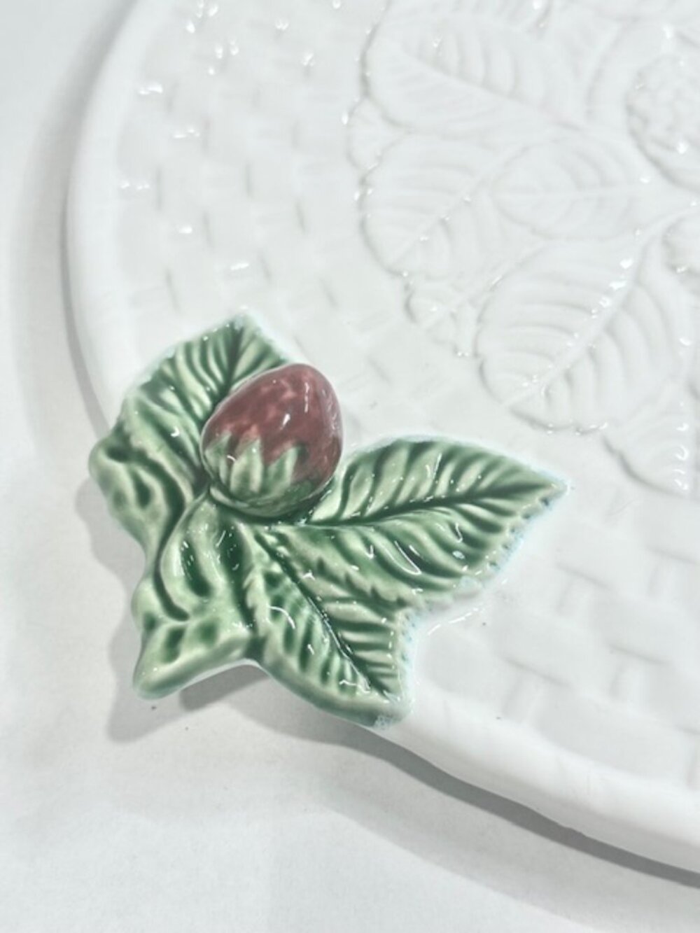 Vintage Studio Nova Portugal Cake Stand Plate Ceramic Strawberry Design White - Picture 2 of 11